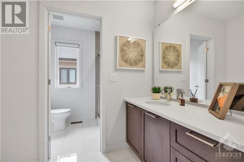 925 Islington Way, Ottawa, ON - Indoor Photo Showing Bathroom