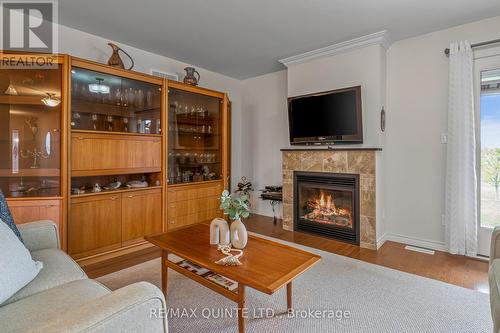13 Vertis Court, Belleville, ON - Indoor Photo Showing Living Room With Fireplace