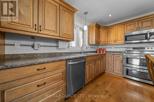 13 Vertis Court, Belleville, ON - Indoor Photo Showing Kitchen With Double Sink