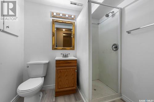 1431 Macpherson Avenue, Regina, SK - Indoor Photo Showing Bathroom
