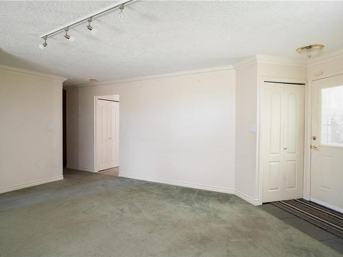 16-106 Aldersmith Pl, View Royal, BC - Indoor Photo Showing Other Room