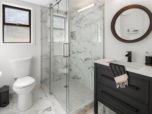 1051 Glen Forest Way, Metchosin, BC - Indoor Photo Showing Bathroom