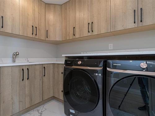 1137 Spirit Crt, Langford, BC - Indoor Photo Showing Laundry Room