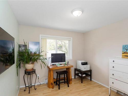 3-4750 Uplands Dr, Nanaimo, BC - Indoor Photo Showing Office