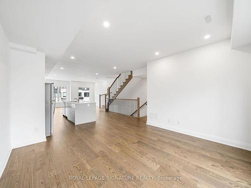 31 Persica St, Richmond Hill, ON - Indoor Photo Showing Other Room