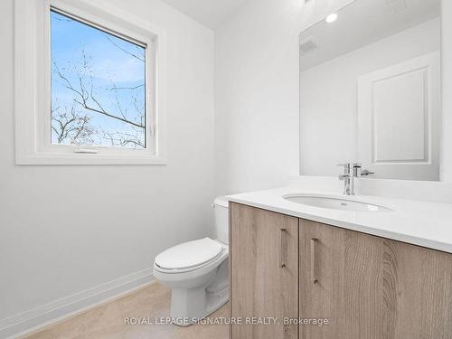 31 Persica St, Richmond Hill, ON - Indoor Photo Showing Bathroom
