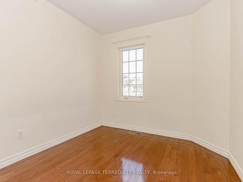 698 Courtney Valley Rd, Mississauga, ON - Indoor Photo Showing Other Room