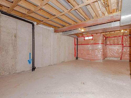 698 Courtney Valley Rd, Mississauga, ON - Indoor Photo Showing Basement