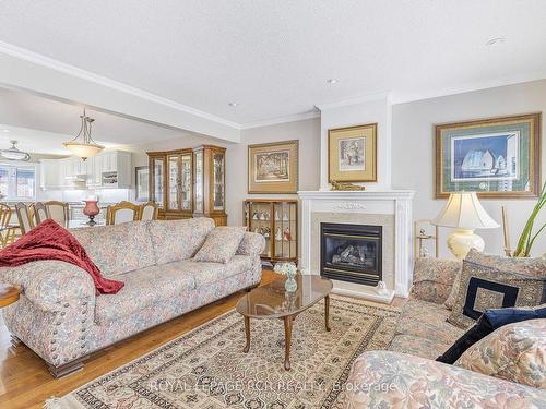 4-27 Reddington Dr, Caledon, ON - Indoor Photo Showing Living Room With Fireplace