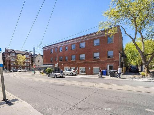 301-930 St Clair Ave W, Toronto, ON - Outdoor