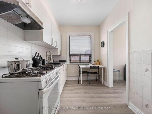 301-930 St Clair Ave W, Toronto, ON - Indoor Photo Showing Kitchen With Upgraded Kitchen