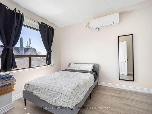 301-930 St Clair Ave W, Toronto, ON - Indoor Photo Showing Bedroom