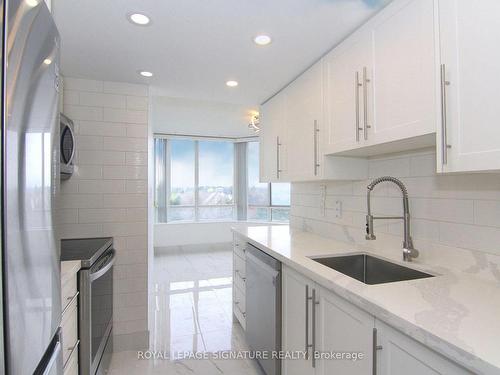 709-11753 Sheppard Ave E, Toronto, ON - Indoor Photo Showing Kitchen With Upgraded Kitchen