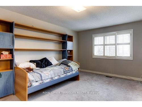 107 Thornbrook Crt, Vaughan, ON - Indoor Photo Showing Bedroom