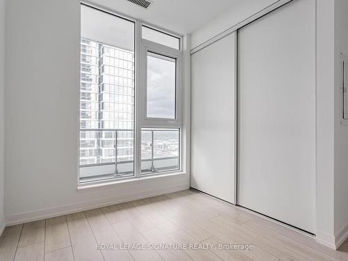 3210-950 Portage Pkwy, Vaughan, ON - Indoor Photo Showing Other Room