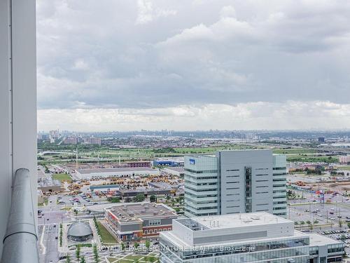 3210-950 Portage Pkwy, Vaughan, ON - Outdoor With View