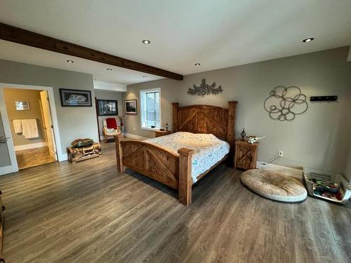 6488 Monck Park Rd, Merritt, BC - Indoor Photo Showing Bedroom