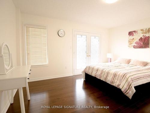 1034 Laurier Ave, Milton, ON - Indoor Photo Showing Bedroom