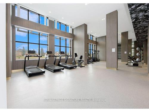 426-405 Dundas St W, Oakville, ON - Indoor Photo Showing Gym Room