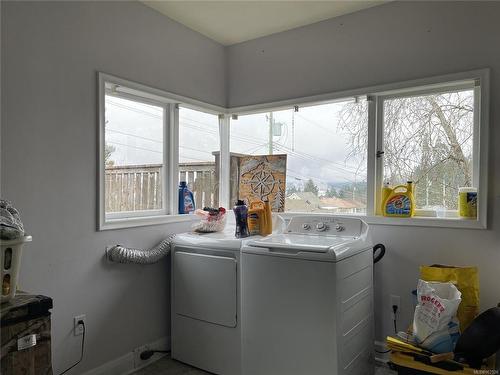 4613 North Cres, Port Alberni, BC - Indoor Photo Showing Laundry Room