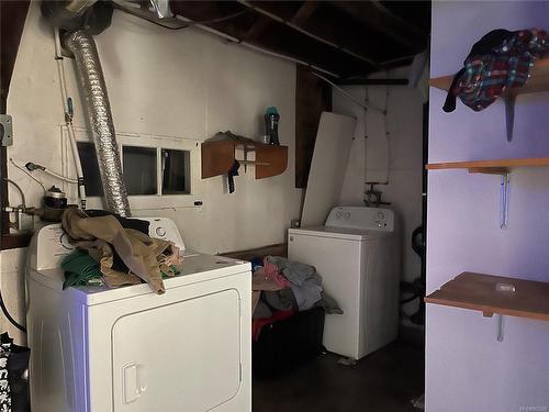 4613 North Cres, Port Alberni, BC - Indoor Photo Showing Laundry Room