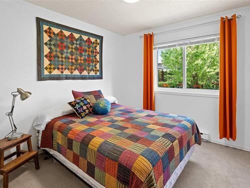 4100 Interurban Rd, Saanich, BC - Indoor Photo Showing Bedroom