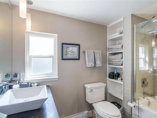 491 Woodhaven Dr, Nanaimo, BC - Indoor Photo Showing Bathroom