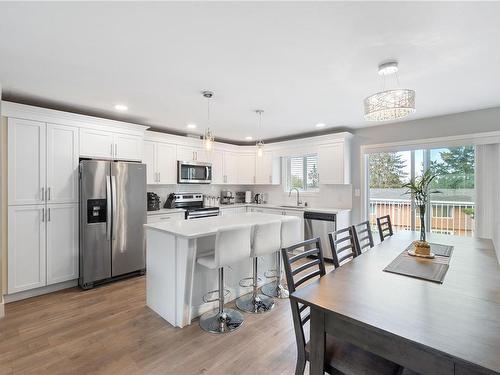 1050 Shelby Ann Ave, Nanaimo, BC - Indoor Photo Showing Kitchen With Upgraded Kitchen
