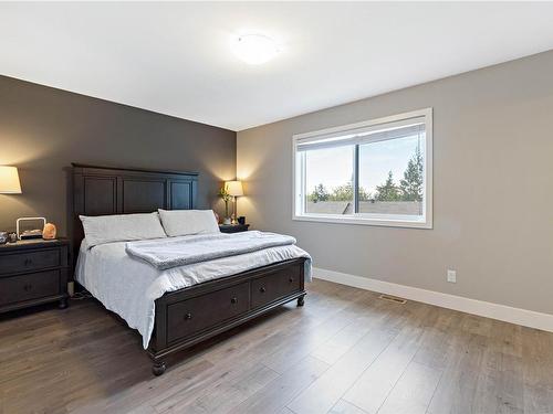 1050 Shelby Ann Ave, Nanaimo, BC - Indoor Photo Showing Bedroom