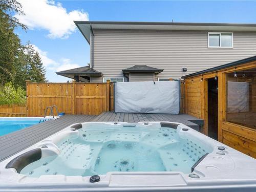 1050 Shelby Ann Ave, Nanaimo, BC - Outdoor With Backyard