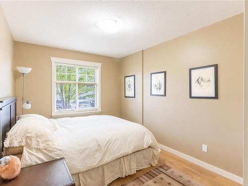 5-3774 12Th Ave, Port Alberni, BC - Indoor Photo Showing Bedroom