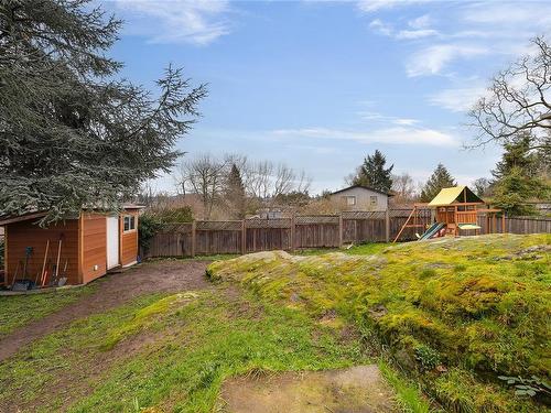 4091 Wilkinson Rd, Saanich, BC - Outdoor With Backyard