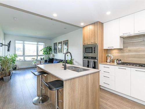 214-960 Reunion Ave, Langford, BC - Indoor Photo Showing Kitchen With Double Sink With Upgraded Kitchen