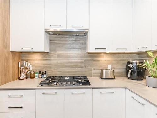 214-960 Reunion Ave, Langford, BC - Indoor Photo Showing Kitchen