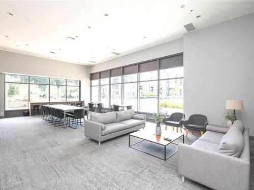 214-960 Reunion Ave, Langford, BC - Indoor Photo Showing Living Room