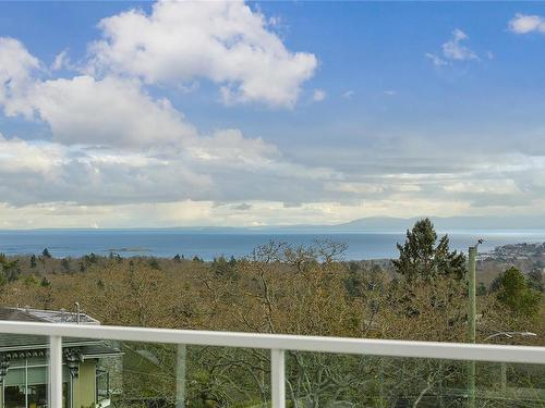 3491 Mayfair Dr, Saanich, BC - Outdoor With Body Of Water With View