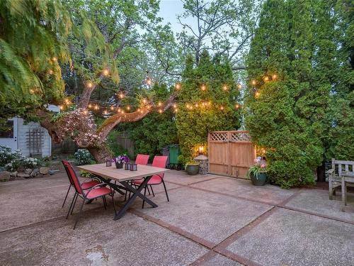 3491 Mayfair Dr, Saanich, BC - Outdoor With Backyard