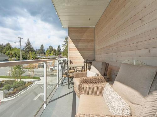 201-5122 Cordova Bay Rd, Saanich, BC - Outdoor With Exterior