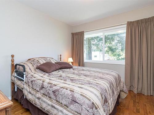 4345 Harder Rd South, Saanich, BC - Indoor Photo Showing Bedroom