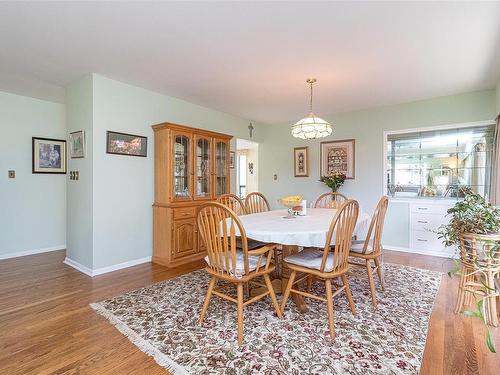 4345 Harder Rd South, Saanich, BC - Indoor Photo Showing Dining Room
