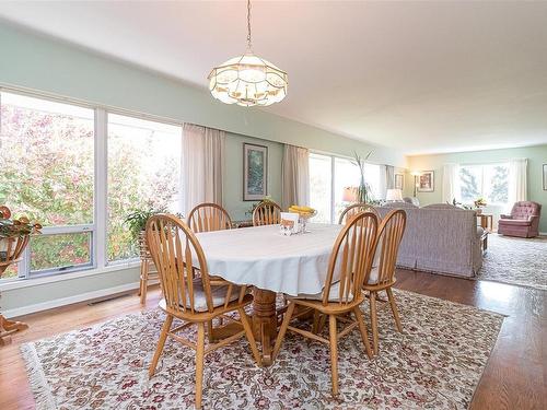 4345 Harder Rd South, Saanich, BC - Indoor Photo Showing Dining Room