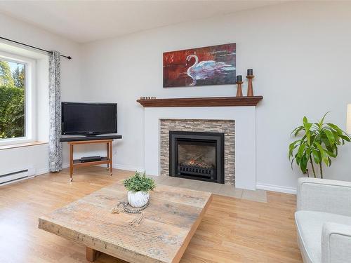 1351 Le Burel Pl, Central Saanich, BC - Indoor Photo Showing Living Room With Fireplace