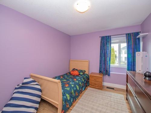4301 9 Street, Vernon, BC - Indoor Photo Showing Bedroom
