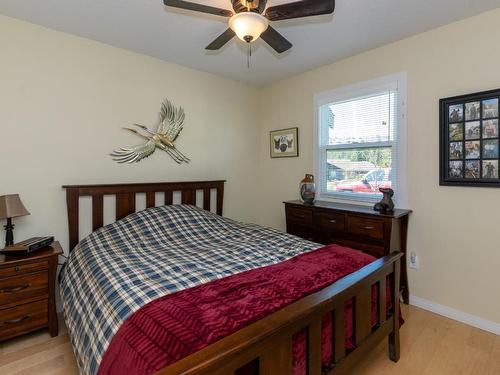 2540 Golf View Crescent, Blind Bay, BC - Indoor Photo Showing Bedroom