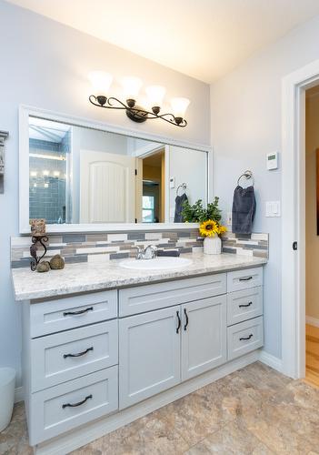 2540 Golf View Crescent, Blind Bay, BC - Indoor Photo Showing Bathroom