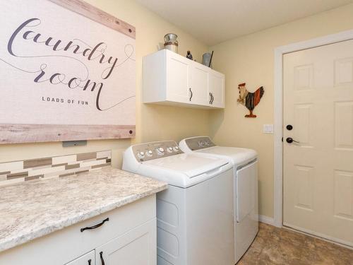 2540 Golf View Crescent, Blind Bay, BC - Indoor Photo Showing Laundry Room