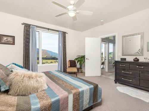 8-900 Mt Ida Drive, Vernon, BC - Indoor Photo Showing Bedroom
