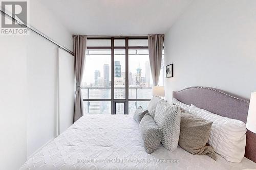 3005 - 37 Grosvenor Street, Toronto, ON - Indoor Photo Showing Bedroom