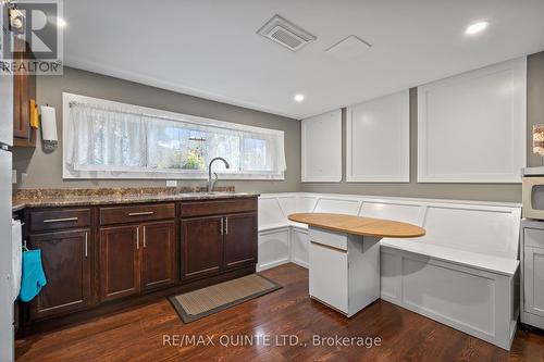 16 Maple Drive, Belleville, ON - Indoor Photo Showing Kitchen