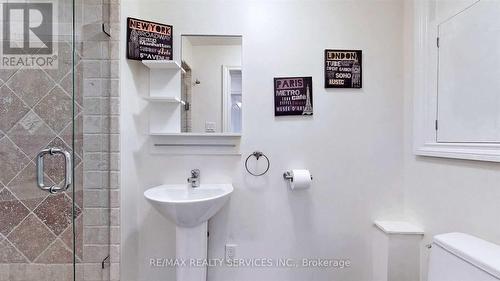 87 Penstock Court, Richmond Hill, ON - Indoor Photo Showing Bathroom